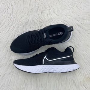 Women's Nike React Infinity Run Flyknit 2 Sneakers